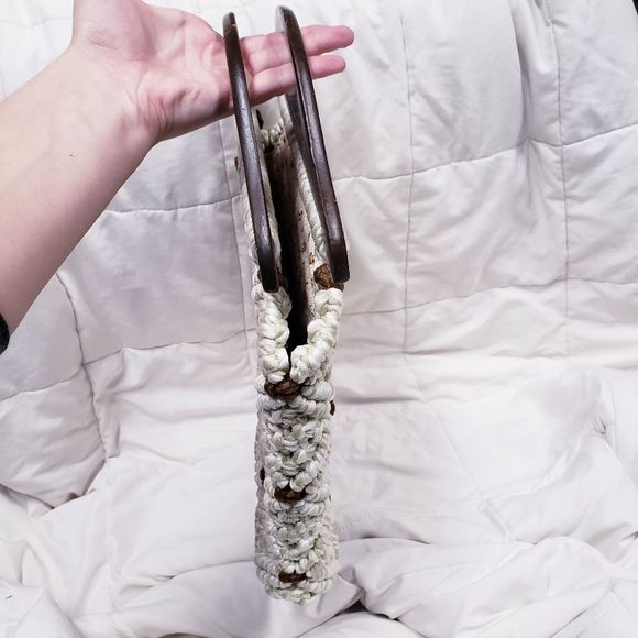 Vintage boho macrame crocheted wooden handle bag - Picture 4 of 7